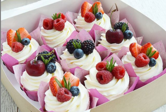 FRESH FRUIT CUPCAKE